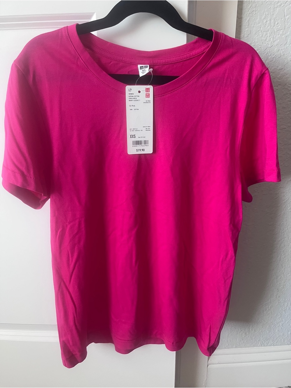 Uniqlo Women’s Bright Pink Crew Neck Short Sleeve Tee